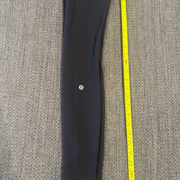 Lululemon black leggings size 00 - Picture 3 of 5